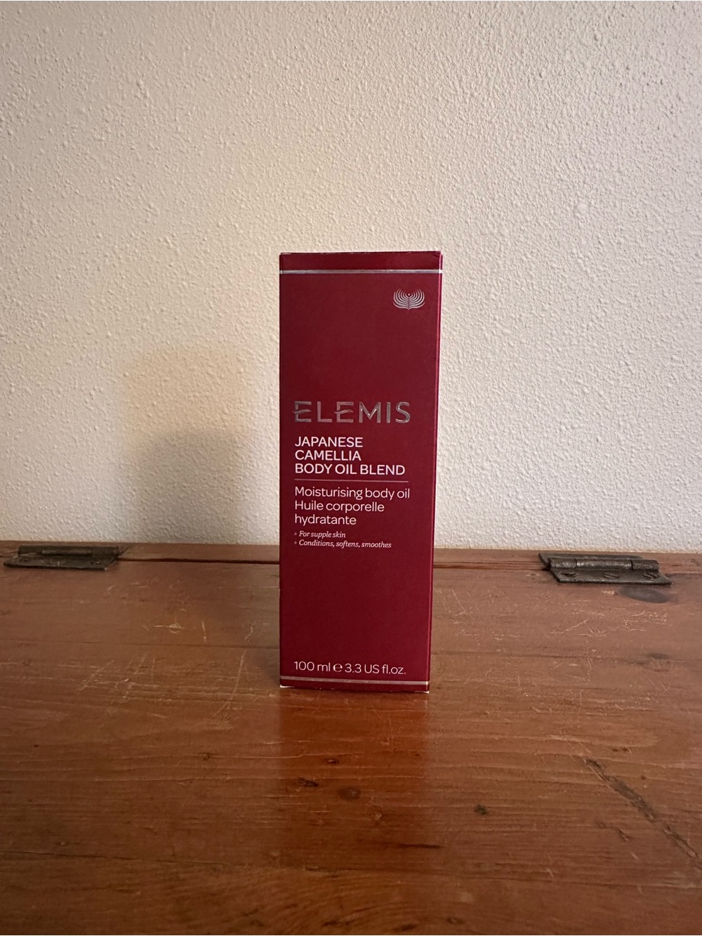 ELEMIS Japanese Camellia Body Oil Blend - Maroon Packaging